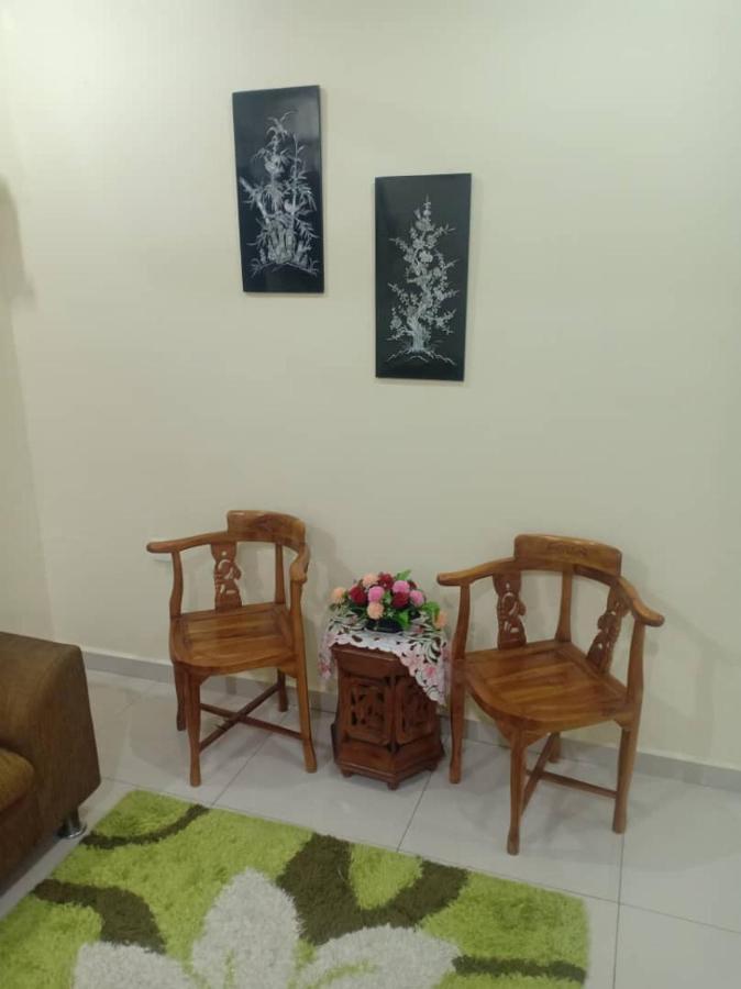 Kh Homestay Comfy N Calm Seri Manjung Bagian luar foto